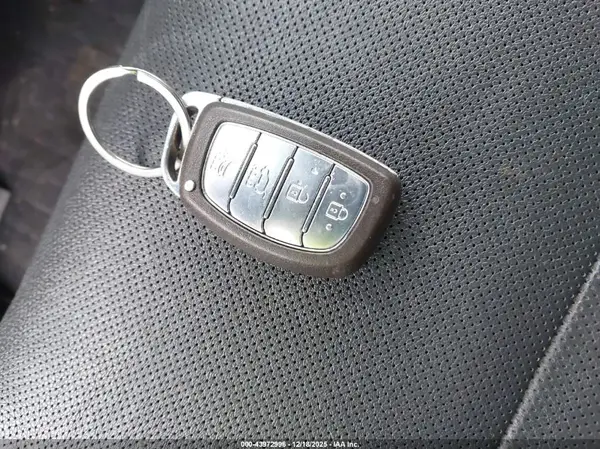 KM8J3CA25GU105905 2016 HYUNDAI TUCSON - Image 8