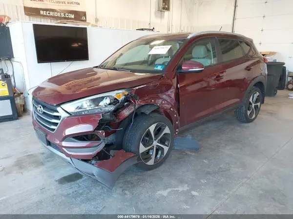 KM8J3CA25GU117052 2016 HYUNDAI TUCSON - Image 2