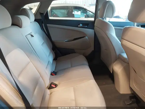 KM8J3CA25GU117052 2016 HYUNDAI TUCSON - Image 8