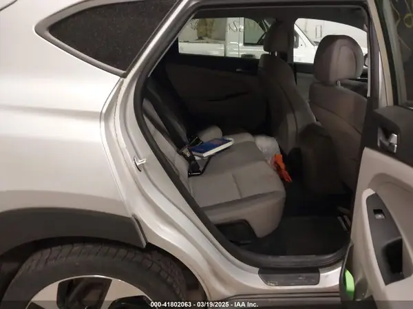 KM8J3CA25GU138743 2016 HYUNDAI TUCSON - Image 8
