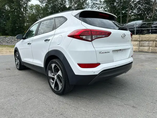 KM8J3CA25GU141190 2016 HYUNDAI TUCSON - Image 2