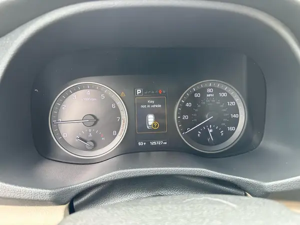 KM8J3CA25GU141190 2016 HYUNDAI TUCSON - Image 8