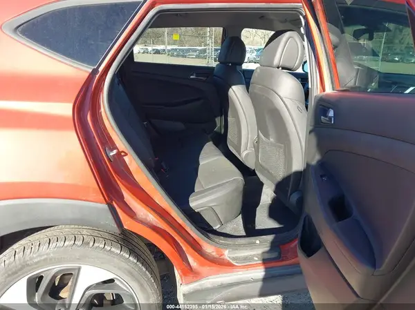 KM8J3CA25GU147216 2016 HYUNDAI TUCSON - Image 8