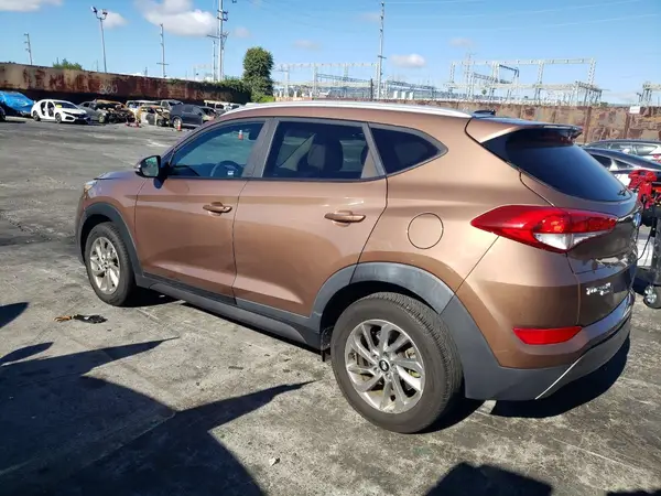 KM8J3CA25GU159799 2016 HYUNDAI TUCSON - Image 2
