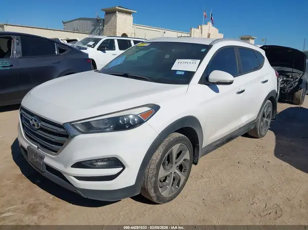 KM8J3CA25GU161424 2016 HYUNDAI TUCSON - Image 2