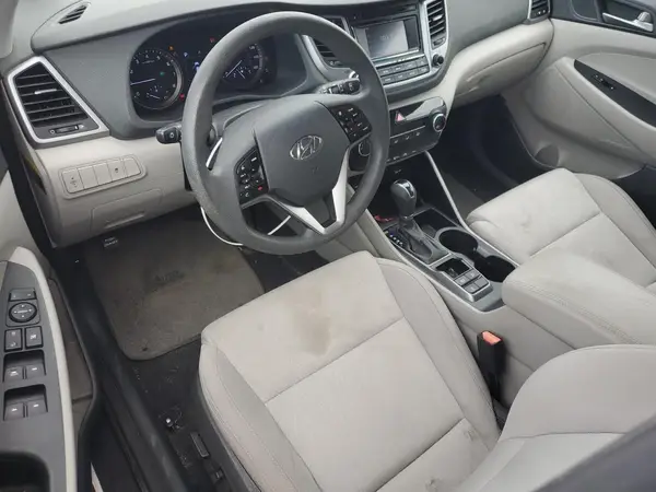 KM8J3CA25GU165330 2016 HYUNDAI TUCSON - Image 8