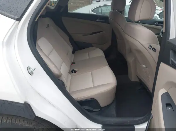 KM8J3CA25GU172553 2016 HYUNDAI TUCSON - Image 8