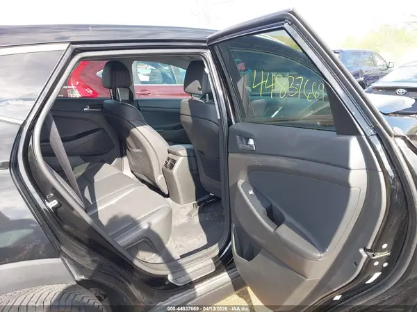 KM8J3CA25GU175839 2016 HYUNDAI TUCSON - Image 8