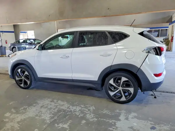 KM8J3CA25GU190440 2016 HYUNDAI TUCSON - Image 2