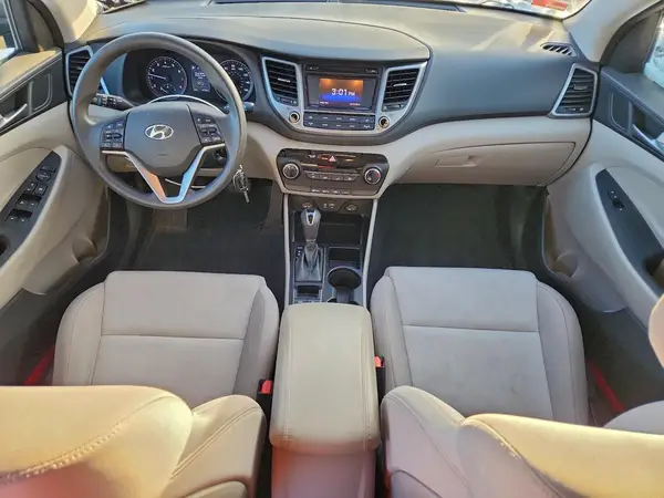 KM8J3CA25GU222710 2016 HYUNDAI TUCSON - Image 8