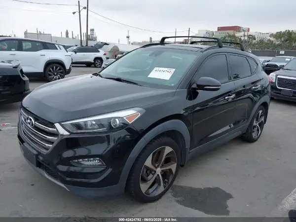 KM8J3CA25GU222920 2016 HYUNDAI TUCSON - Image 2