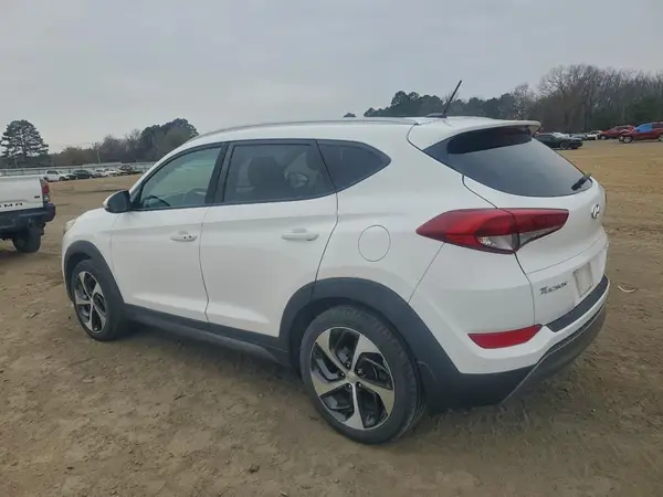 KM8J3CA25GU226918 2016 HYUNDAI TUCSON - Image 2