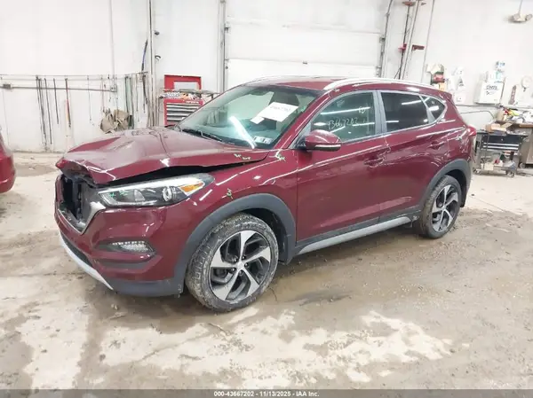 KM8J3CA25HU264389 2017 HYUNDAI TUCSON - Image 2