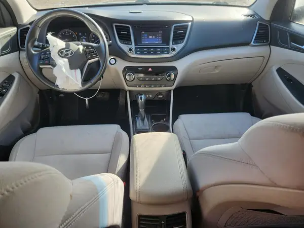 KM8J3CA25HU272203 2017 HYUNDAI TUCSON - Image 8
