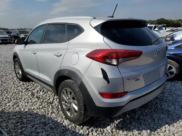 KM8J3CA25HU273285 2017 HYUNDAI TUCSON - Image 2