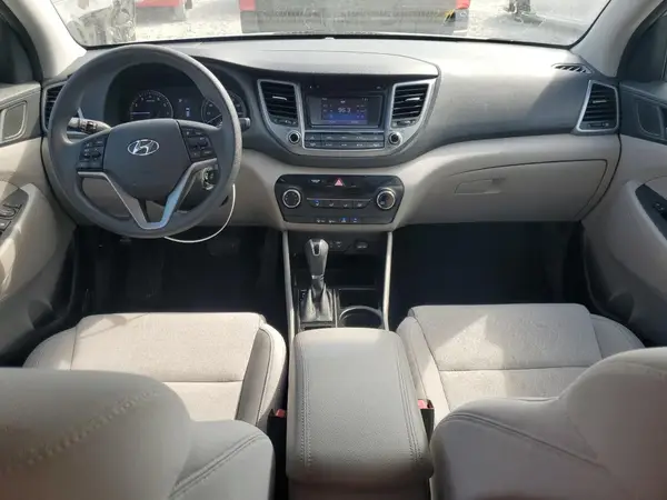 KM8J3CA25HU273285 2017 HYUNDAI TUCSON - Image 8
