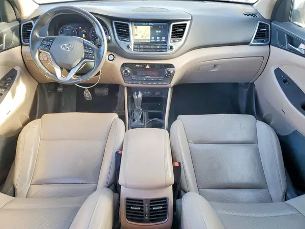 KM8J3CA25HU277949 2017 HYUNDAI TUCSON - Image 8