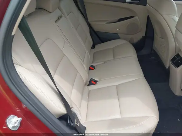 KM8J3CA25HU279233 2017 HYUNDAI TUCSON - Image 8