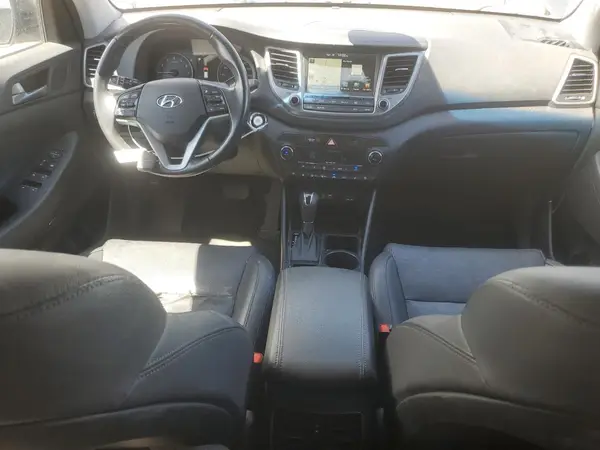 KM8J3CA25HU288370 2017 HYUNDAI TUCSON - Image 8