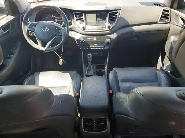 KM8J3CA25HU294329 2017 HYUNDAI TUCSON - Image 8