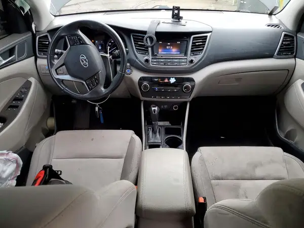 KM8J3CA25HU295660 2017 HYUNDAI TUCSON - Image 8