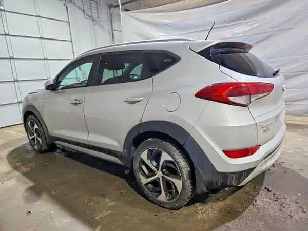 KM8J3CA25HU296338 2017 HYUNDAI TUCSON - Image 2