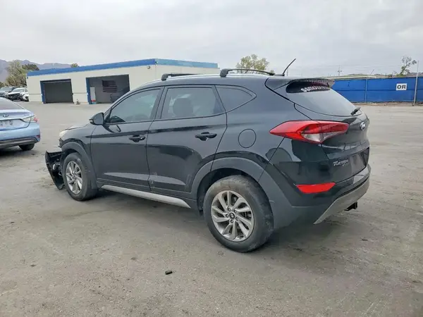 KM8J3CA25HU300498 2017 HYUNDAI TUCSON - Image 2