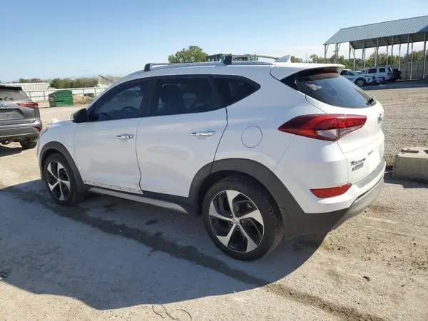 KM8J3CA25HU301067 2017 HYUNDAI TUCSON - Image 2