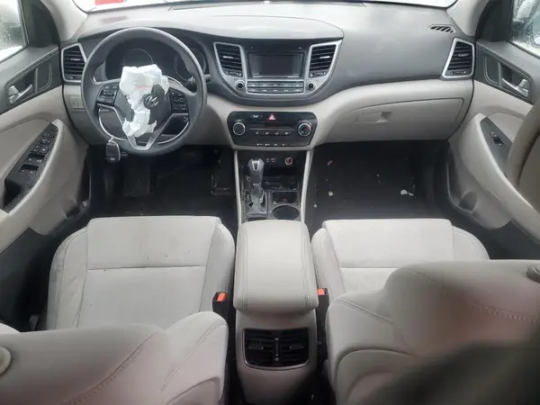 KM8J3CA25HU301666 2017 HYUNDAI TUCSON - Image 8