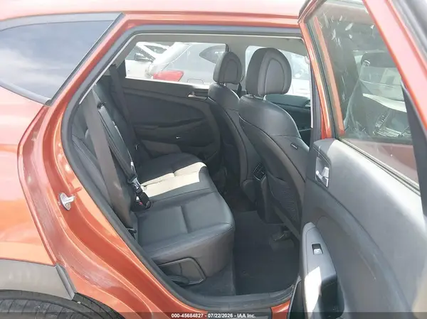 KM8J3CA25HU304552 2017 HYUNDAI TUCSON - Image 8
