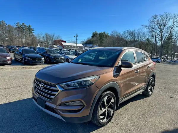 KM8J3CA25HU304583 2017 HYUNDAI TUCSON - Image 2