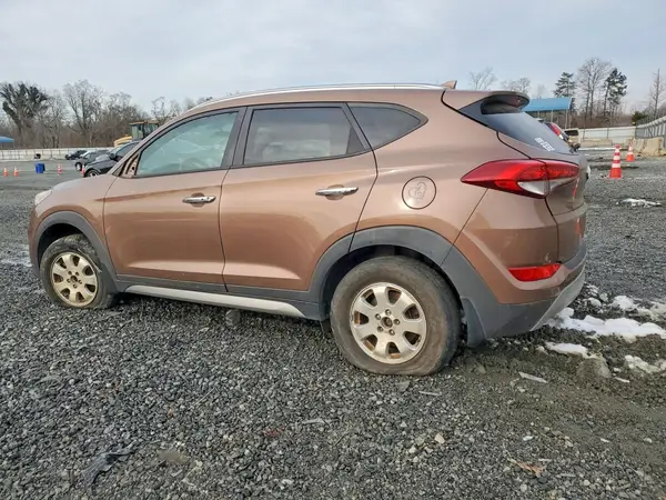 KM8J3CA25HU305295 2017 HYUNDAI TUCSON - Image 2