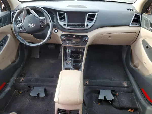 KM8J3CA25HU305295 2017 HYUNDAI TUCSON - Image 8