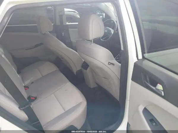 KM8J3CA25HU305345 2017 HYUNDAI TUCSON - Image 8