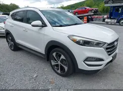 KM8J3CA25HU305751 2017 HYUNDAI TUCSON