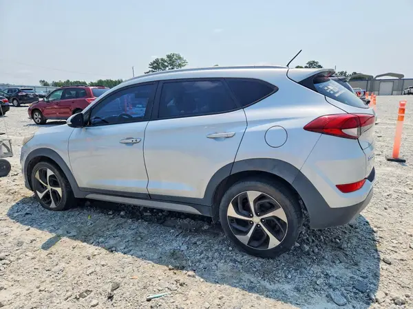 KM8J3CA25HU311078 2017 HYUNDAI TUCSON - Image 2