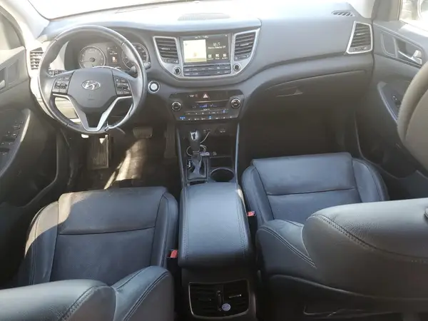 KM8J3CA25HU311095 2017 HYUNDAI TUCSON - Image 8