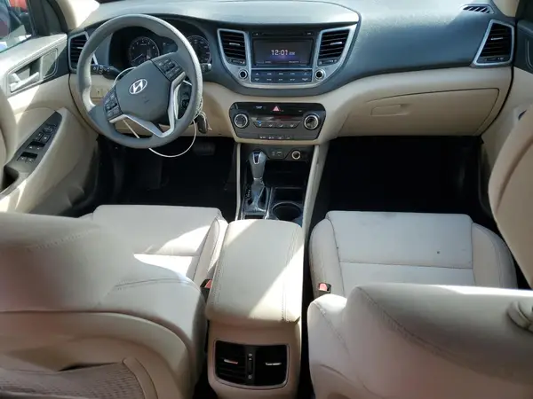 KM8J3CA25HU312554 2017 HYUNDAI TUCSON - Image 8