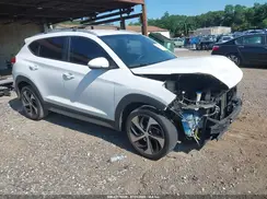 KM8J3CA25HU330276 2017 HYUNDAI TUCSON