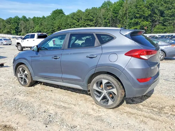 KM8J3CA25HU335980 2017 HYUNDAI TUCSON - Image 2