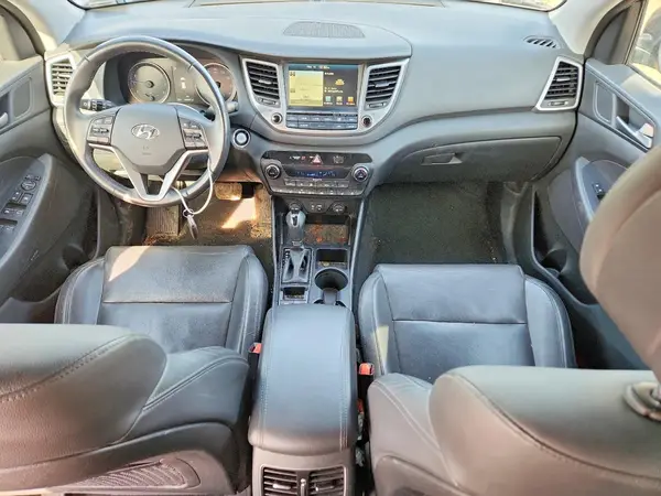 KM8J3CA25HU351287 2017 HYUNDAI TUCSON - Image 8