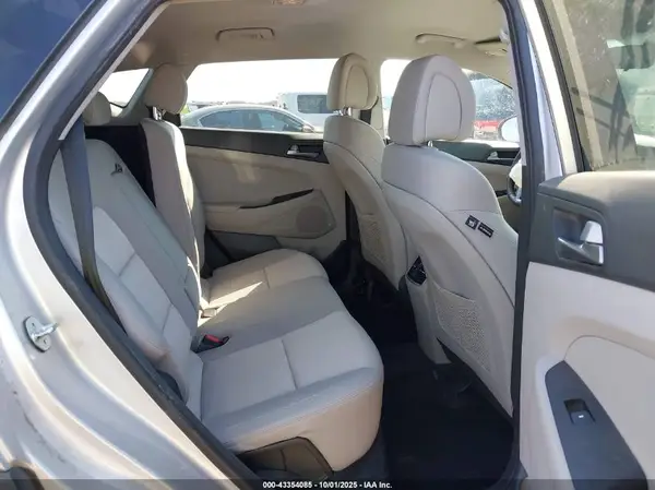 KM8J3CA25HU353699 2017 HYUNDAI TUCSON - Image 8