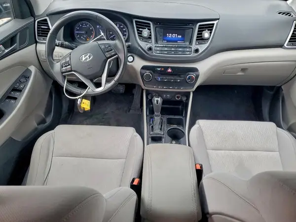 KM8J3CA25HU356666 2017 HYUNDAI TUCSON - Image 8