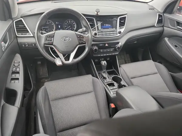 KM8J3CA25HU366212 2017 HYUNDAI TUCSON - Image 8