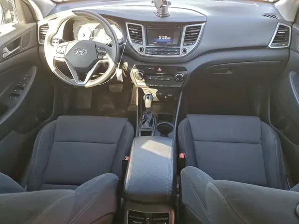 KM8J3CA25HU369532 2017 HYUNDAI TUCSON - Image 8