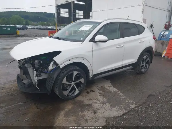KM8J3CA25HU374441 2017 HYUNDAI TUCSON - Image 2