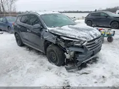 KM8J3CA25HU377341 2017 HYUNDAI TUCSON
