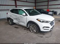 KM8J3CA25HU383818 2017 HYUNDAI TUCSON