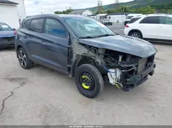 KM8J3CA25HU388078 2017 HYUNDAI TUCSON