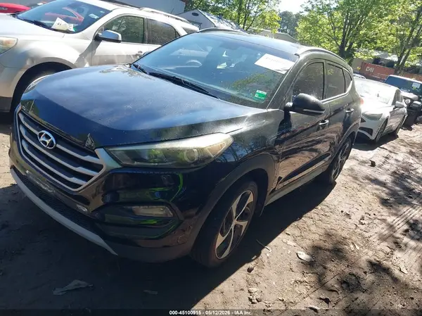 KM8J3CA25HU388873 2017 HYUNDAI TUCSON - Image 2